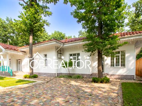 будинок за адресою Лісна