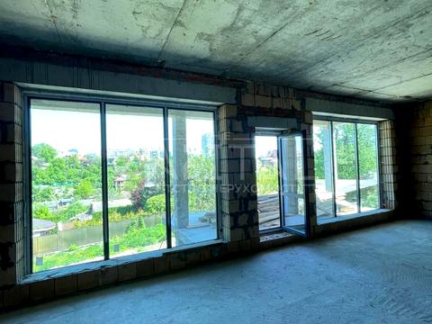 будинок за адресою Листопадна вул.