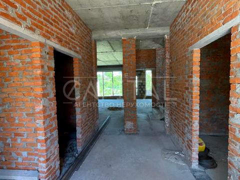 будинок за адресою Листопадна вул.