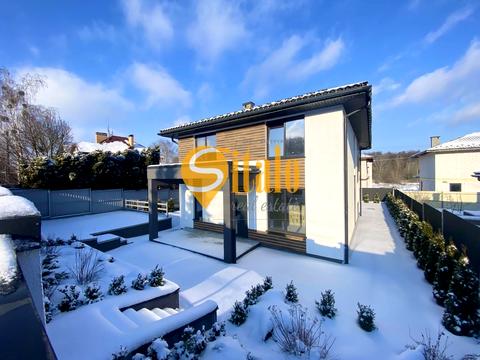 будинок за адресою Набережна вул.