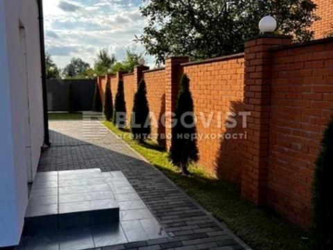 дом по адресу Космонавтів, 1