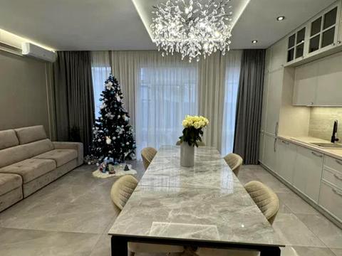 будинок за адресою с. Петропавлівська борщагівка, Соборна