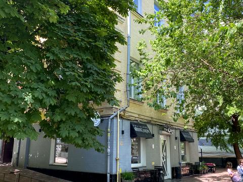 комерційна за адресою Рогнідинська вул., 1/13