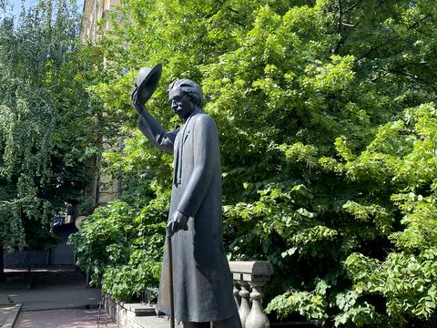 комерційна за адресою Рогнідинська вул., 1/13