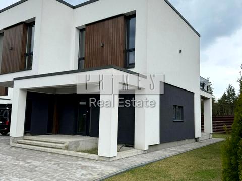 будинок за адресою Набережна вул.