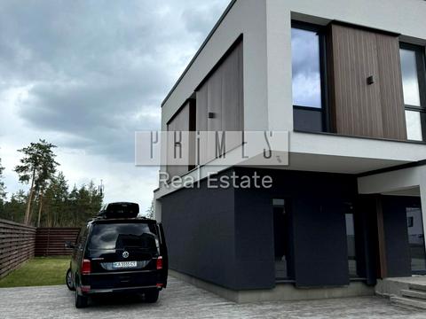 будинок за адресою Набережна вул.