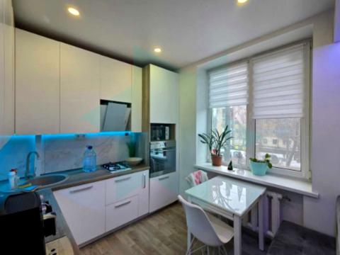 квартира за адресою Богдана Хмельницького просп. (Героїв Сталінграда), 3