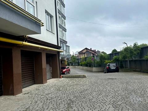 паркоместо по адресу Высочана ул., 8