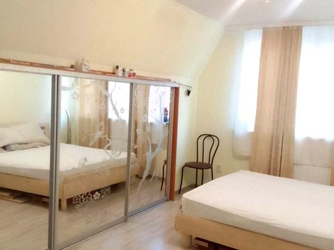 будинок за адресою Озерний узвіз, 25