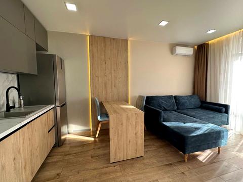 квартира за адресою Салютна вул., (Будинок 02301-02303)