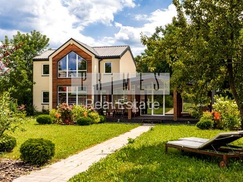 будинок за адресою Жовтнева вул.