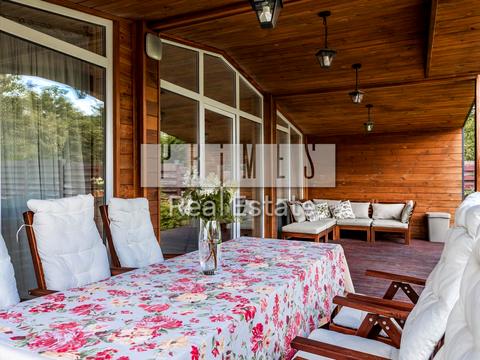 будинок за адресою Жовтнева вул.