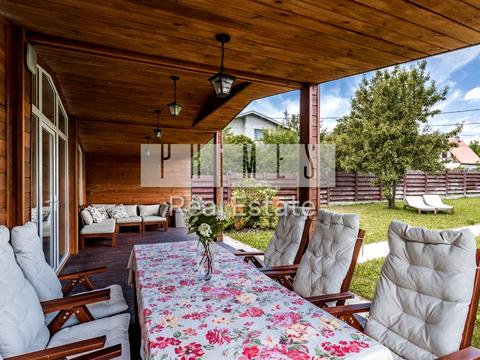 будинок за адресою Жовтнева вул.