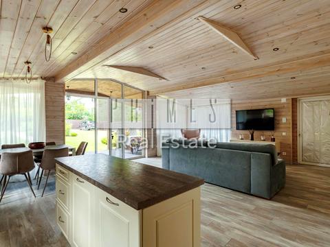 будинок за адресою Жовтнева вул.