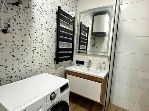 квартира за адресою Салютна вул., (Будинок 02301-02303)