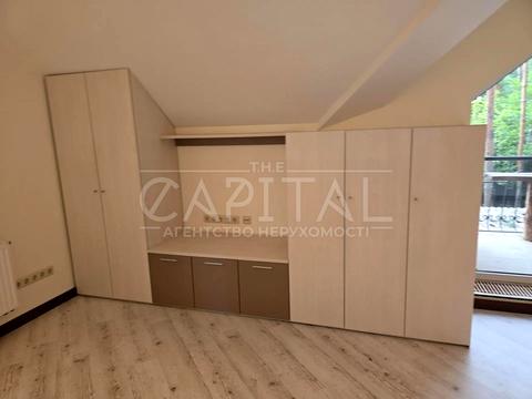 будинок за адресою Набережна вул., 1