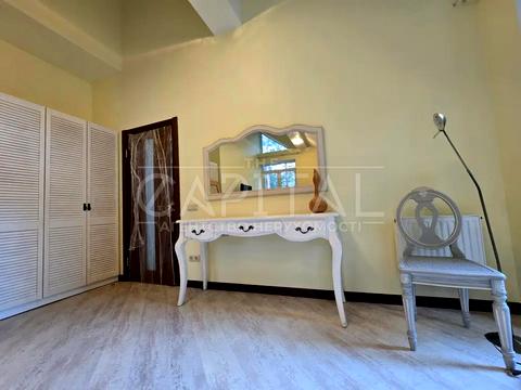 будинок за адресою Набережна вул., 1