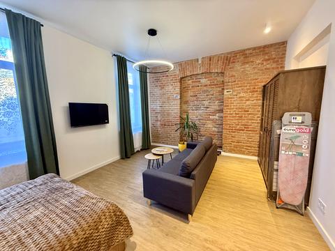 квартира за адресою Богдана Хмельницького вул., 1