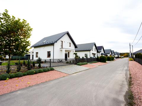 дом по адресу Шкільна пер. (Шкільна)