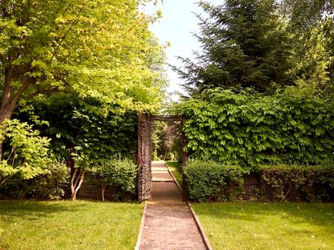 будинок за адресою с. Орлівщина, Набережна