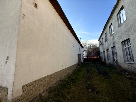 комерційна за адресою Шевченка вул., 80