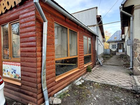 комерційна за адресою Шевченка вул., 80