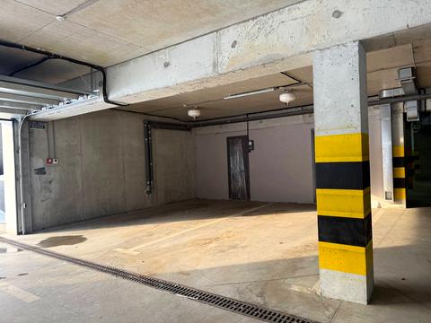 паркоместо по адресу Львов, Гетьмана Мазепы ул. (Топольная), 25-Д