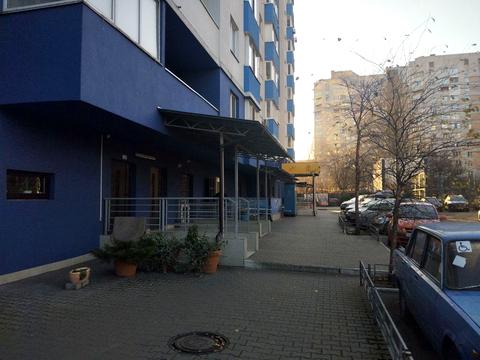 комерційна за адресою Сім'ї Стешенків вул. (Тимофія Строкача), 9а