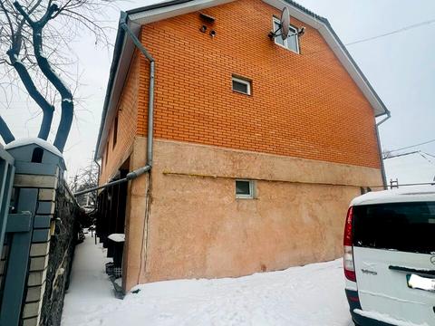 комерційна за адресою Святошинська вул., 2