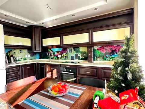 квартира за адресою Платонова бульв. (Королеви Анни), 26