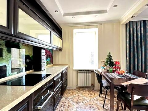 квартира за адресою Платонова бульв. (Королеви Анни), 26