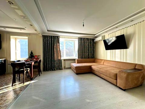 квартира за адресою Платонова бульв. (Королеви Анни), 26