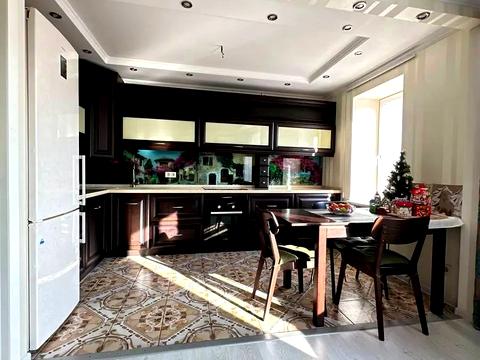 квартира за адресою Платонова бульв. (Королеви Анни), 26