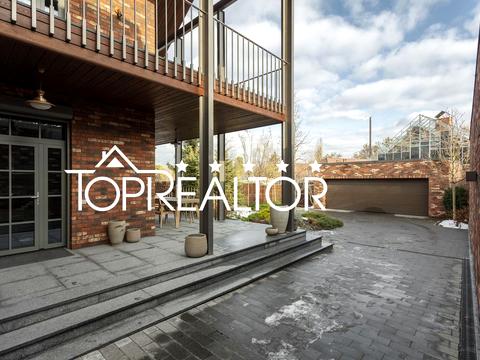 дом по адресу Юрия Шевелёва ул. (Красного Летчика)