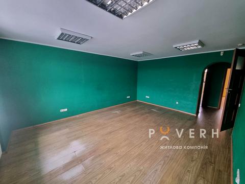 коммерческая по адресу Зиновия Красовского ул., 3