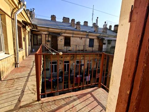комерційна за адресою Новосельського вул., 81
