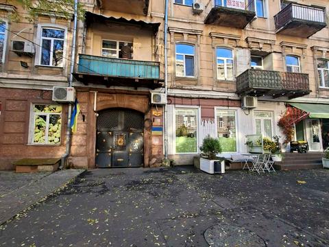 комерційна за адресою Новосельського вул., 81