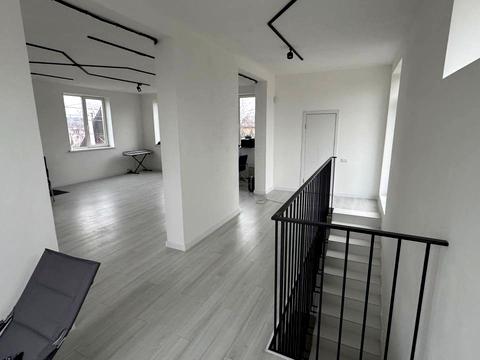 комерційна за адресою 42-га Садова вул., 5