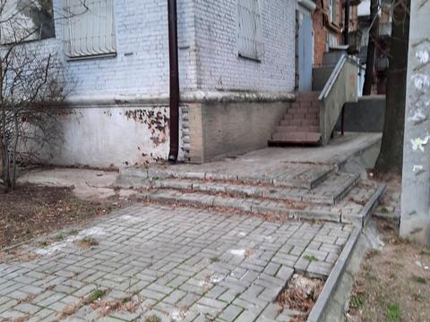 комерційна за адресою Криворізька вул., 8