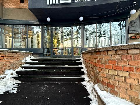 комерційна за адресою Гоголівська вул., 37/2