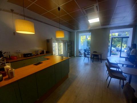 комерційна за адресою Слави бульв., 2-Б