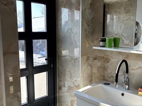 комерційна за адресою пушкіна, 1