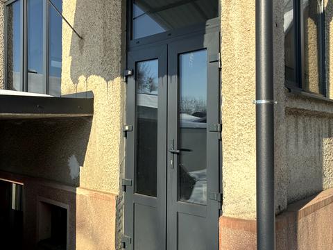 комерційна за адресою пушкіна, 1