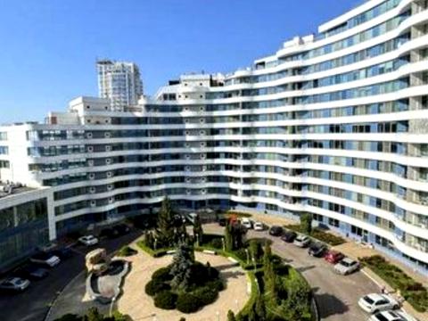 комерційна за адресою Літературна вул., 1а