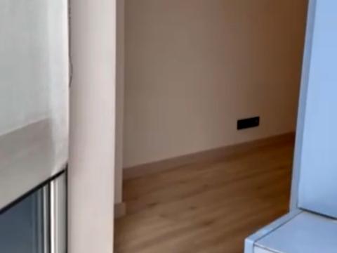 комерційна за адресою Літературна вул., 1а