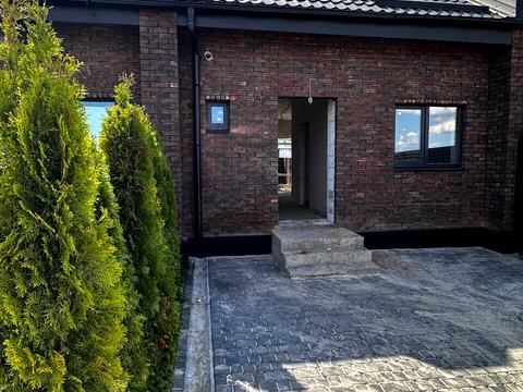 будинок за адресою с. Зубра, Петра Дорошенка