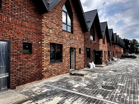 будинок за адресою с. Зубра, Петра Дорошенка