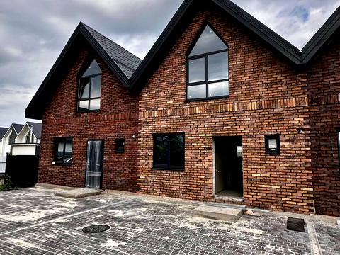 будинок за адресою с. Зубра, Петра Дорошенка