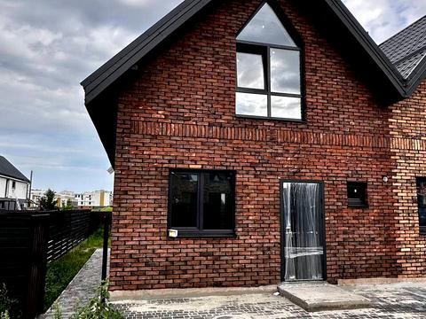 будинок за адресою с. Зубра, Петра Дорошенка