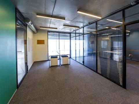 комерційна за адресою Олександра Мишуги вул., 10